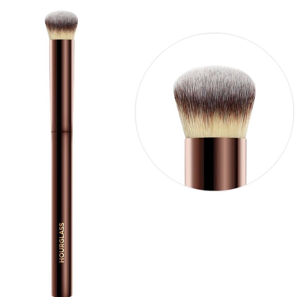 SEAMLESS FINISH CONCEALER BRUSH